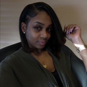 Meet your Posher, Ebonique